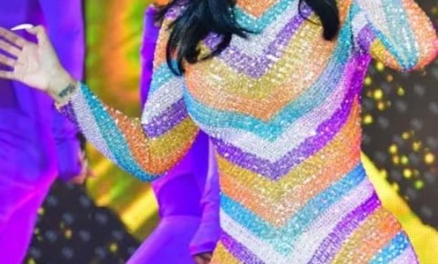 14 Outfits That Massively Failed These Celebs