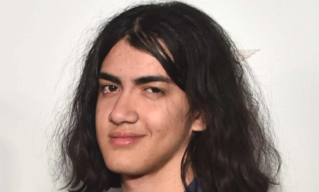 The Truth About Michael Jackson’s Son Blanket