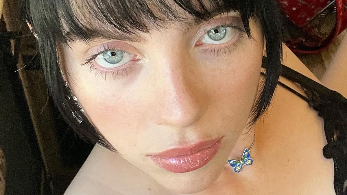 Billie Eilish Celebrates Body Positivity In Swimsuit Photos Billie Eilish Celebrates Body Positivity In Swimsuit Photos