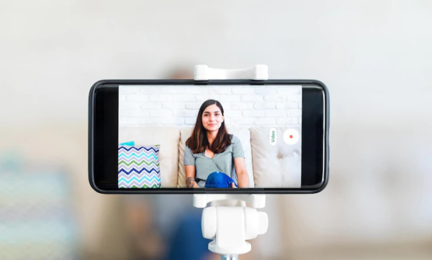 A Beginner’s Guide to One-Way Video Interviews [+2 Platforms]