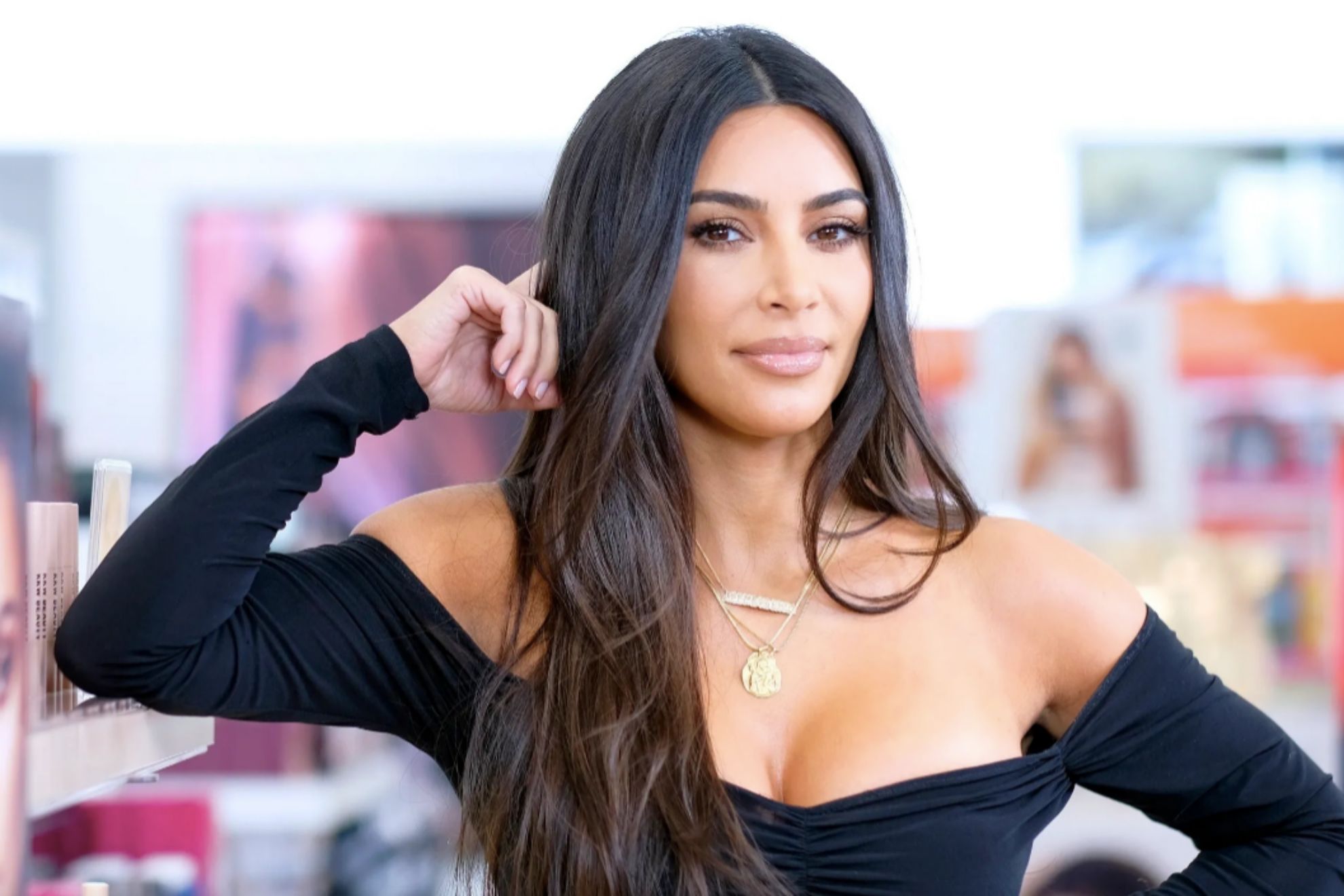 Embarrassing Times Kim Kardashian Was Called Out for Bad Photoshops Embarrassing Times Kim Kardashian Was Called Out for Bad Photoshops