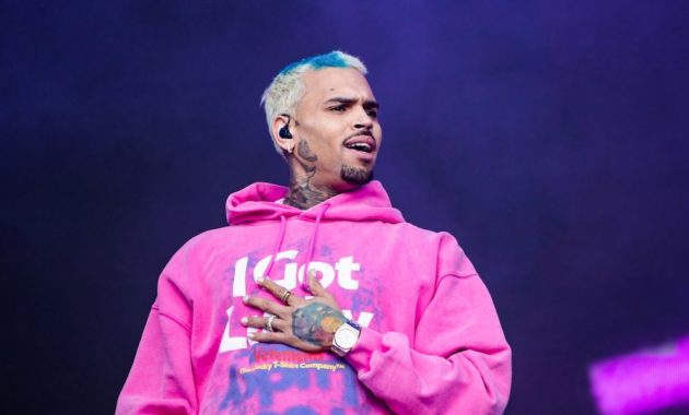 6 Musicians Who Ruined Their Career in a Matter of Seconds