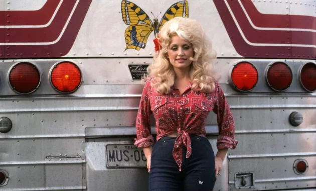 Dolly Parton Opens Up About Her Marriage and Never Having Kids