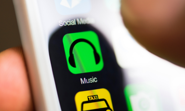 8 Apps to Discover the Music Playing Around You