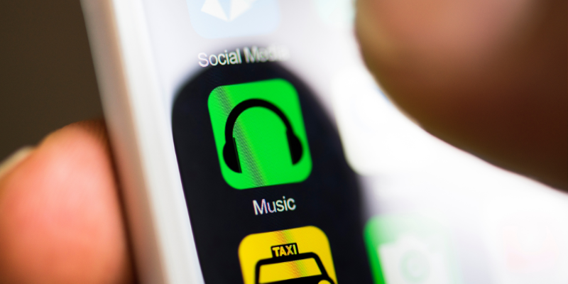 8 Apps to Discover the Music Playing Around You