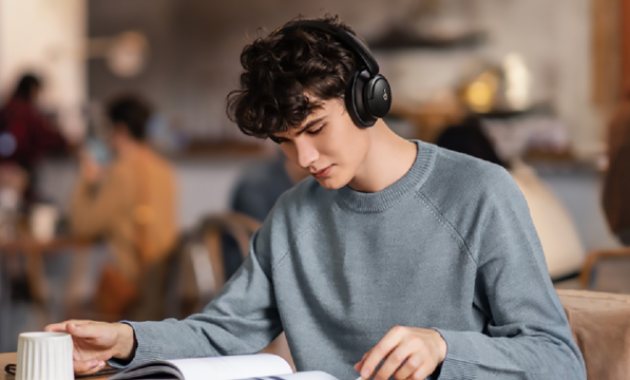 Gadgets for Success: Essential Tech Items for Corporate Professionals